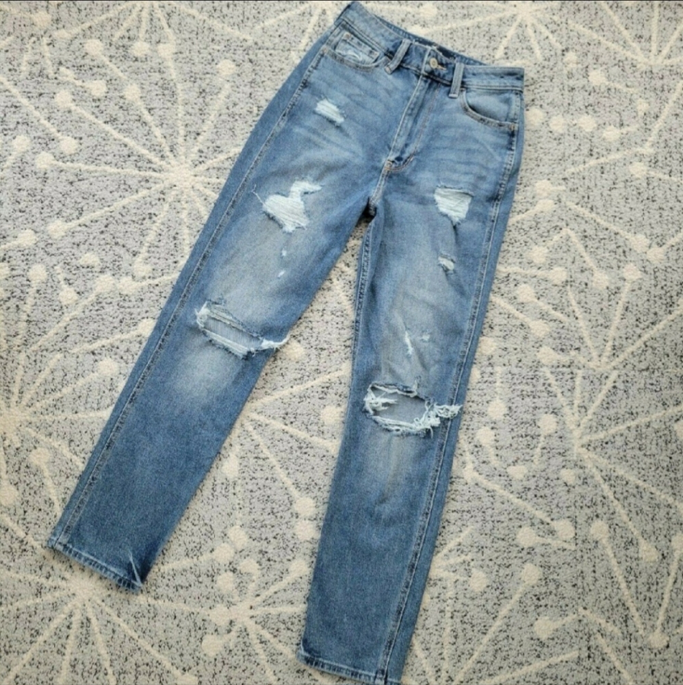 Hollister Distressed Ultra High Rise Mom Jeans